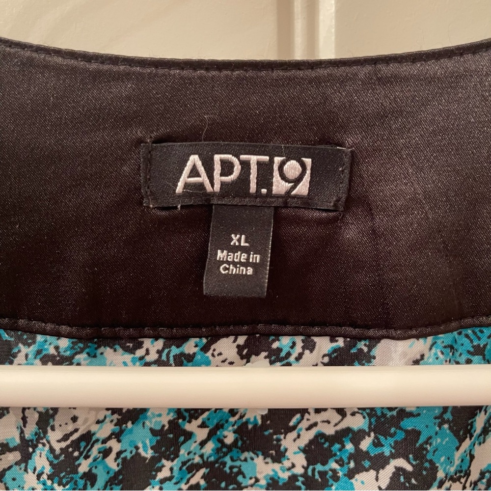 Apt. 9 Women’s XL Teal, White, and Black Geometric Sleeveless Tank Blouse Studs - Picture 4 of 8